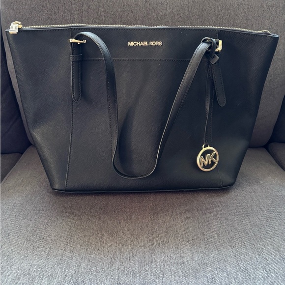 Michael Kors Black Jet Set Tote with Gold Accents - Picture 1 of 6